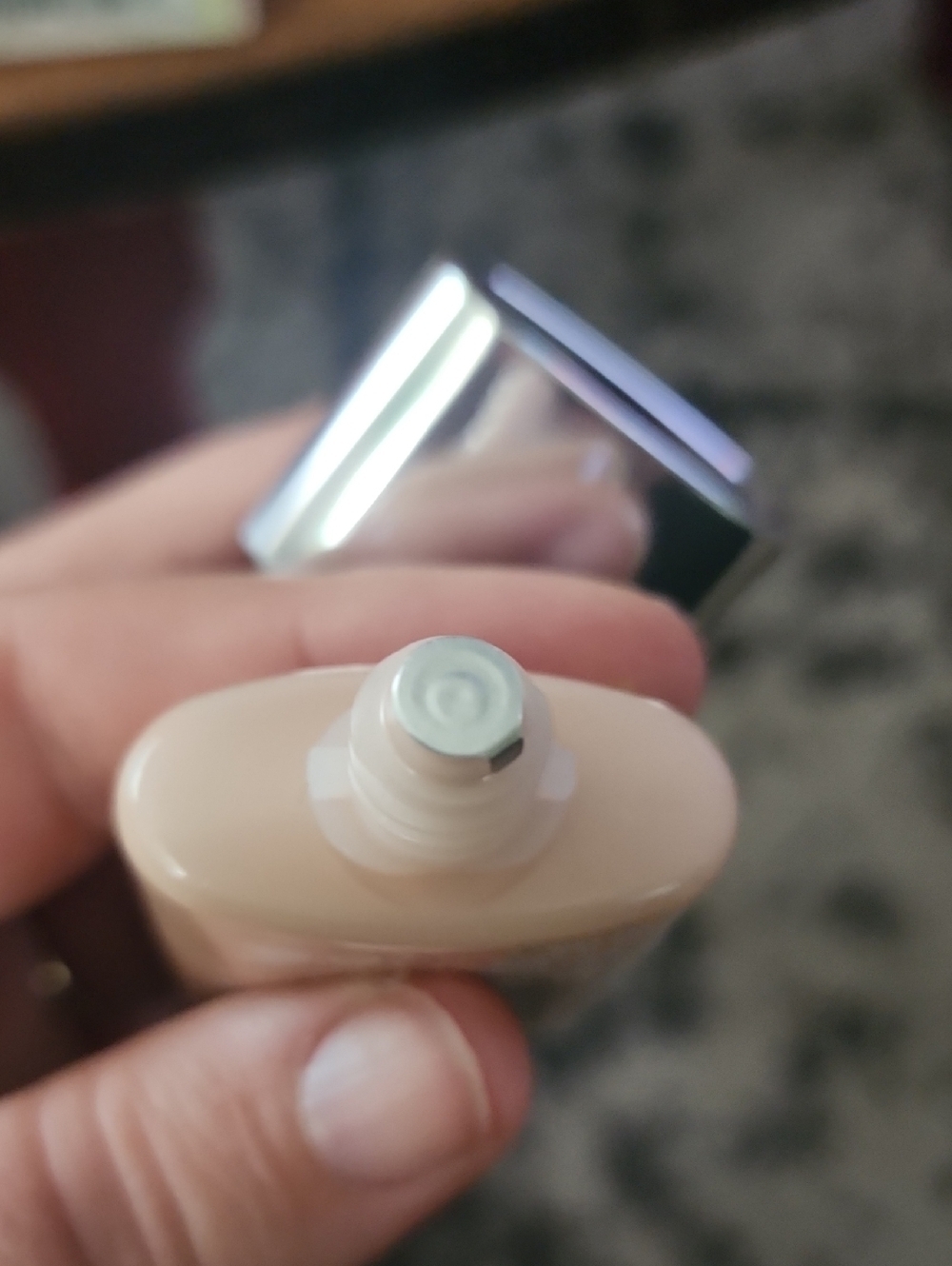 CliniqueStay-Matte Oil-Free Makeup Foundation, 1 oz. 5 Fair (Vf-P) - Picture 2 of 3